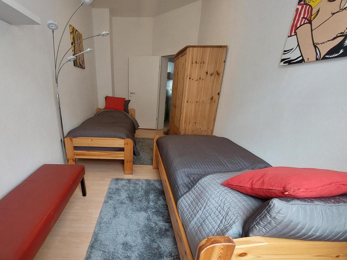 Schoene Zwei-Zimmer-Wohnung "W2" Mit 4 Einzelbetten Und Wlan In Zwenkau Bei Leipzig Im Neuseenland Bagian luar foto