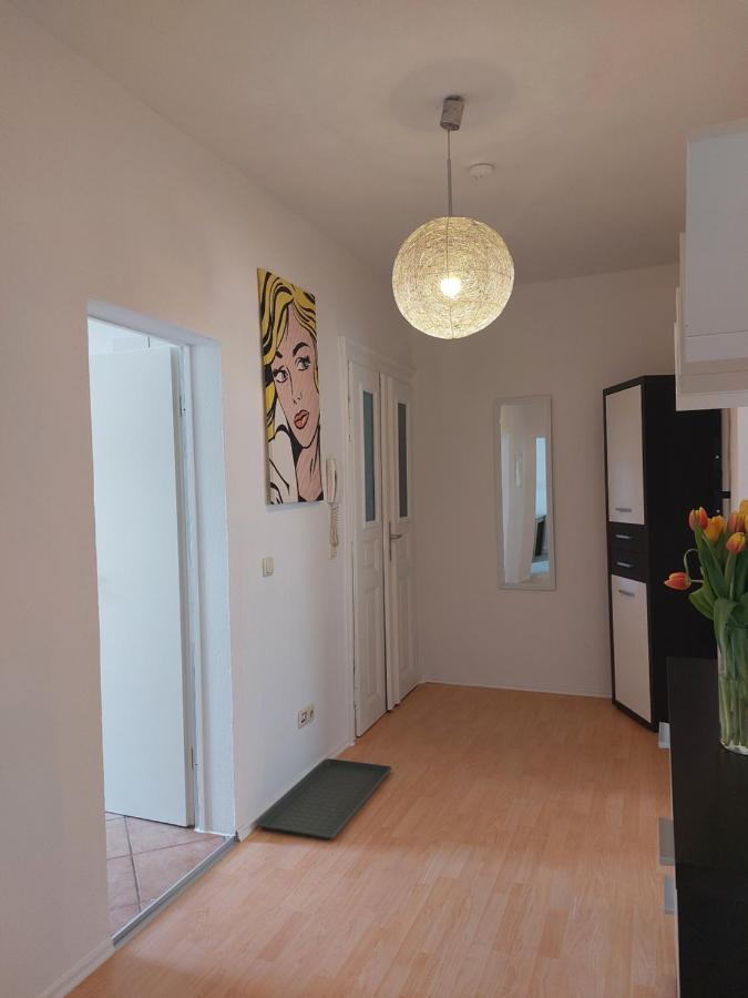 Schoene Zwei-Zimmer-Wohnung "W2" Mit 4 Einzelbetten Und Wlan In Zwenkau Bei Leipzig Im Neuseenland Bagian luar foto